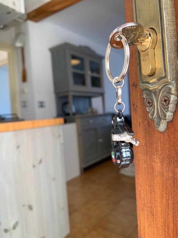Casa Lisetta, 3-Room Apartment With Lake View Torri Del Benaco Exterior photo